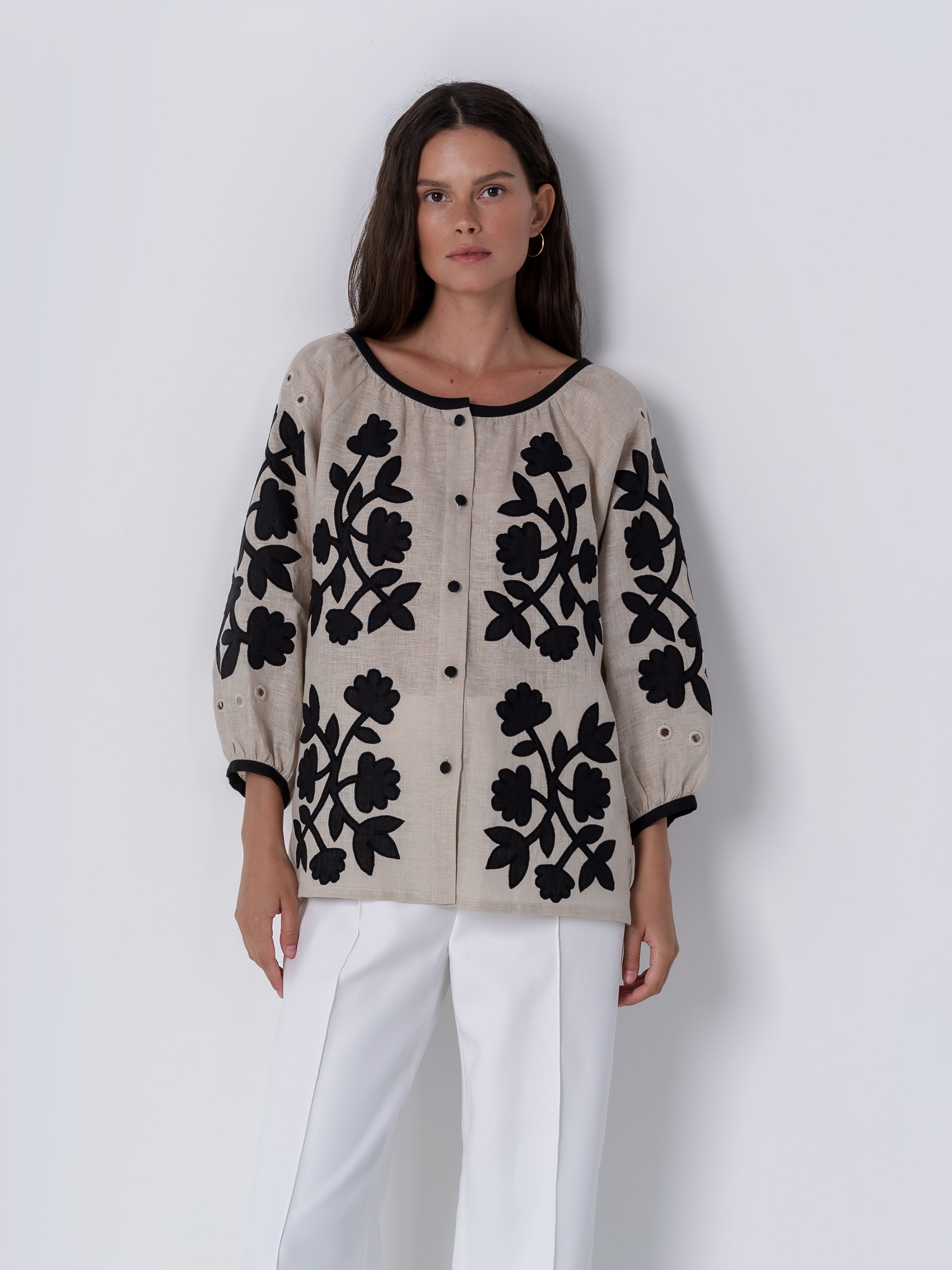 Лляна блуза з аплікацією Zagadka Black - фото 1