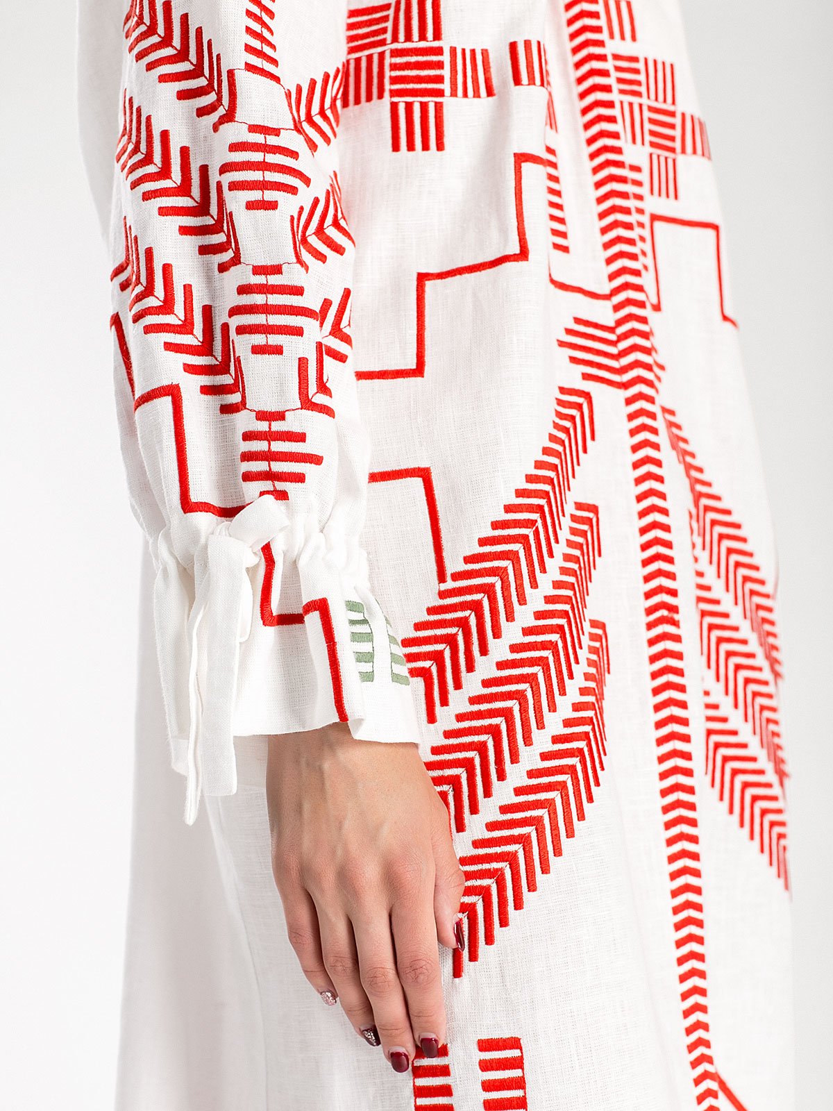 Біла лляна сукня з геометричною вишивкою Borodina - фото 2