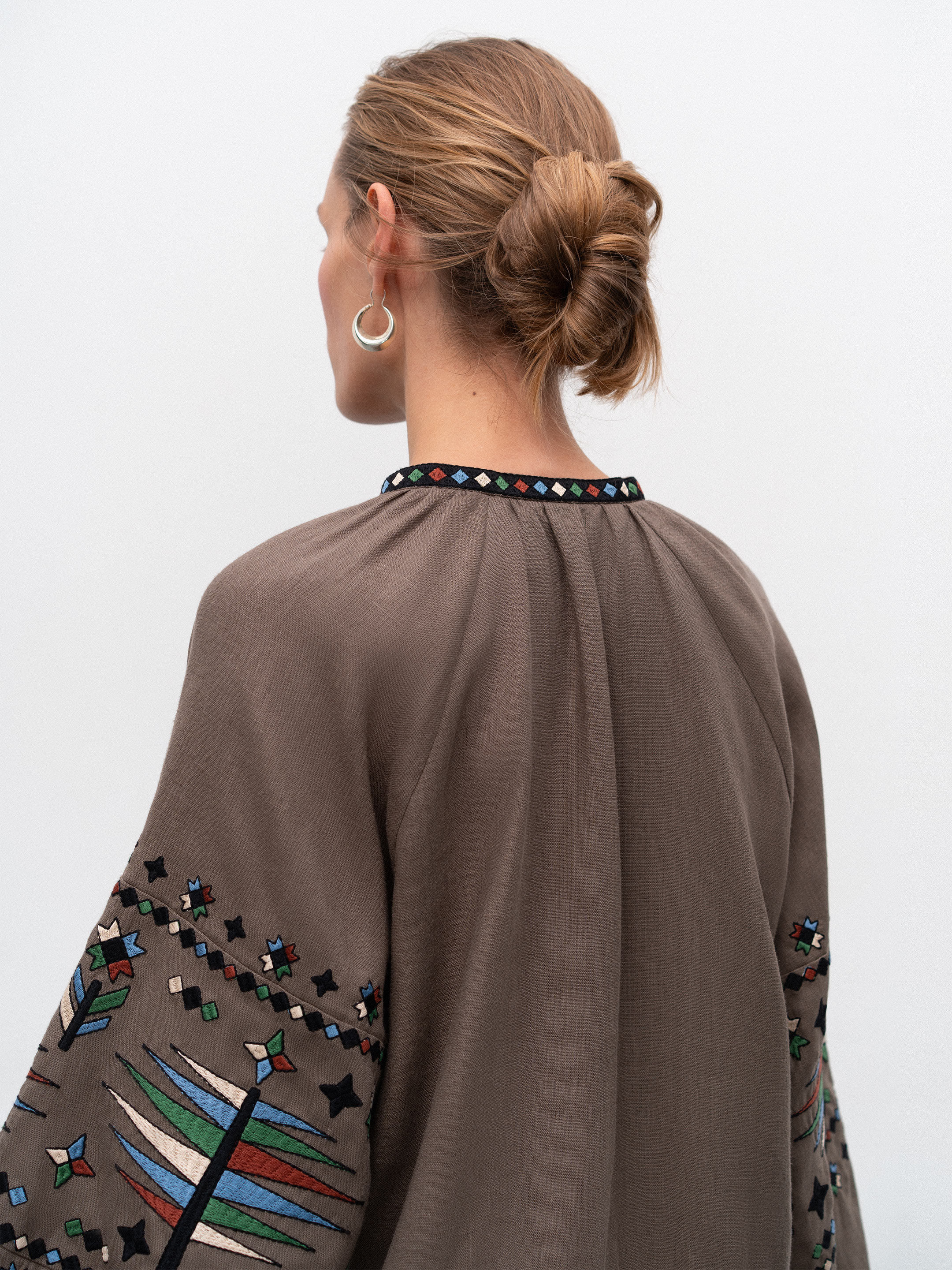 Жіноча вишиванка з геометричною вишивкою Melanka Temna - фото 2