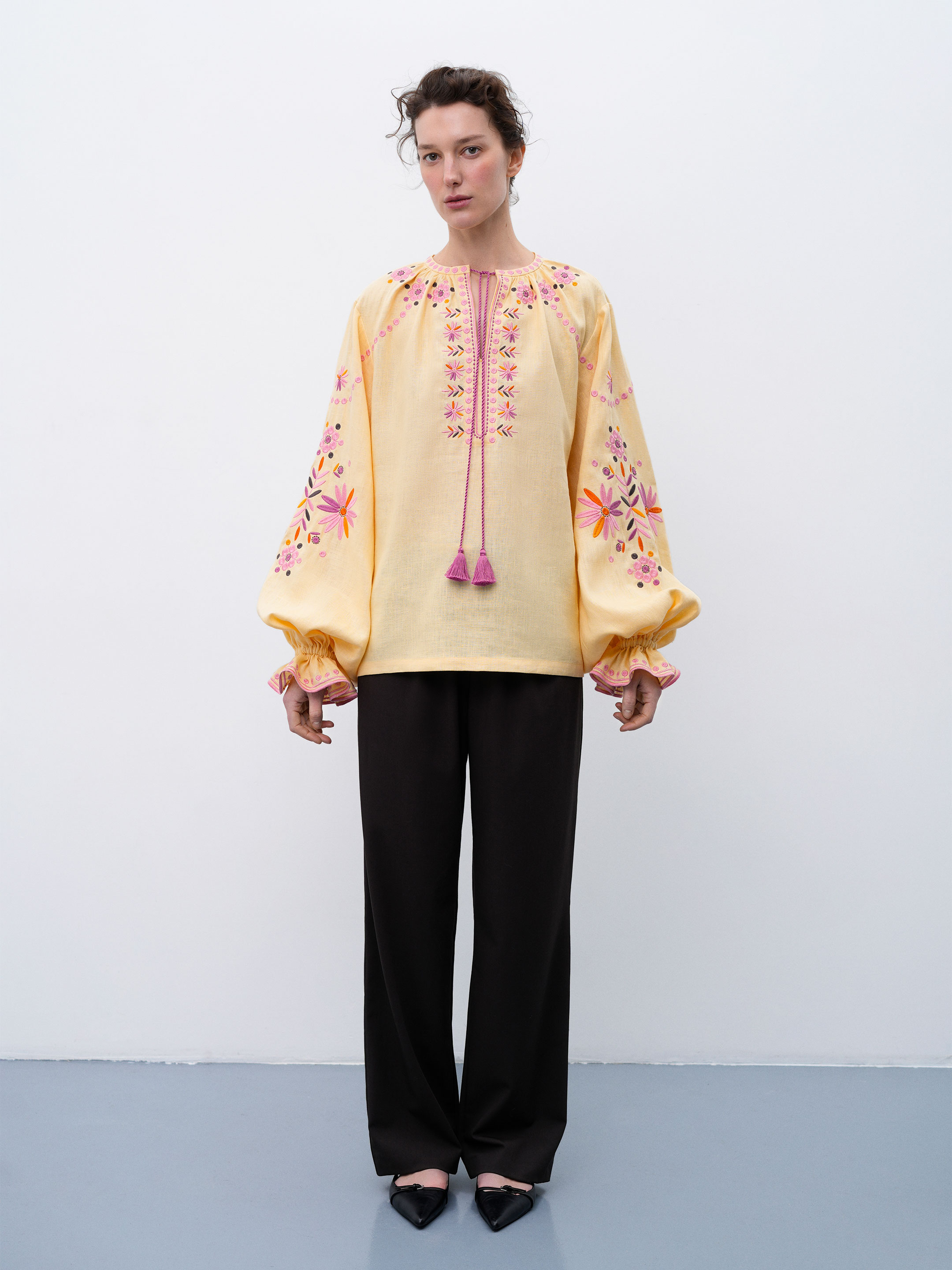 Обʼємна вишита блуза з квітковим орнаментом "Квітень" - фото 2