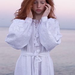 Белое льняное платье макси длины с белой вышивкой MD21 Фото 7